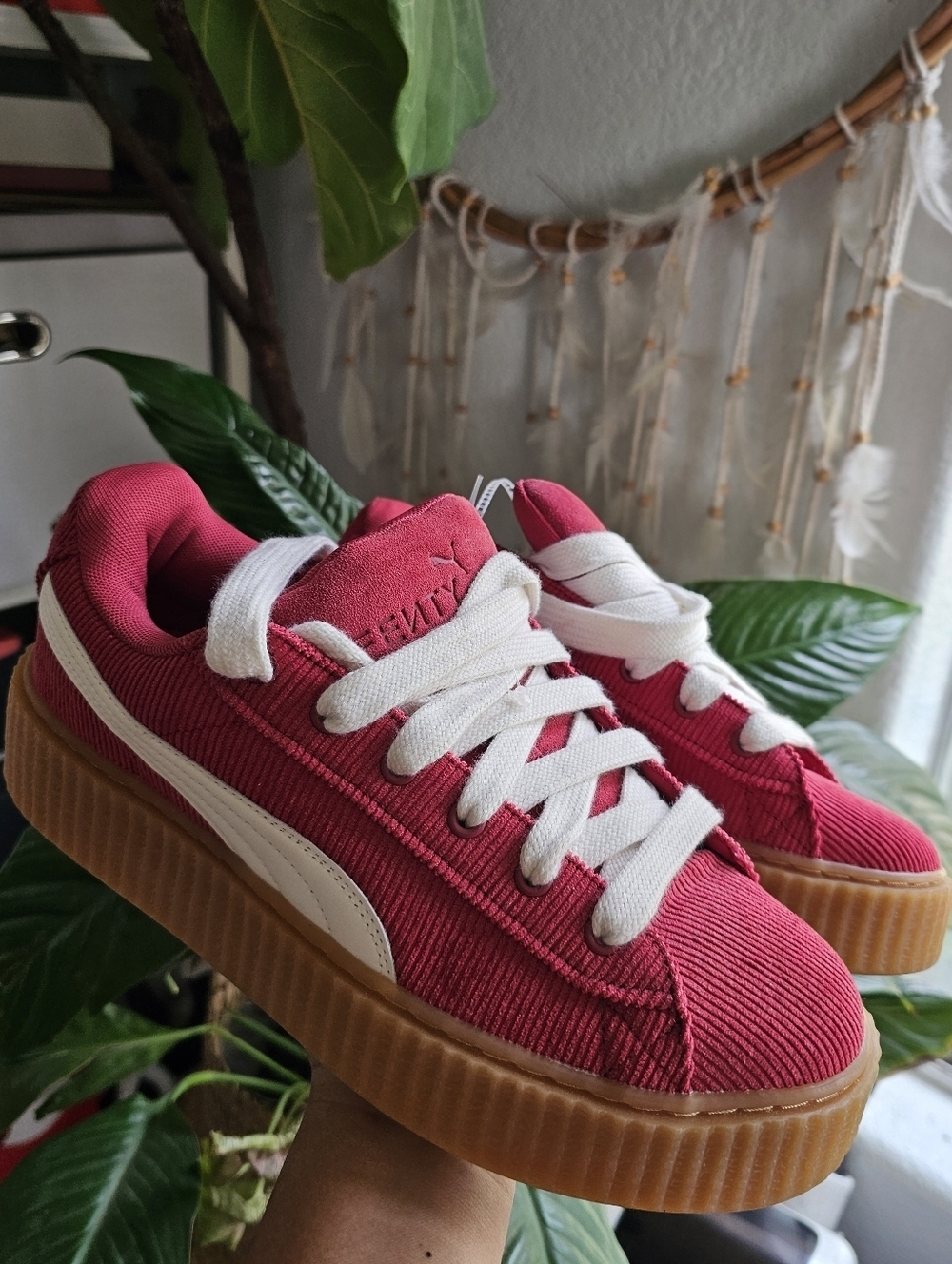 NWOT PUMA Platform Corduroy Sneakers in Burgundy with Gum Sole